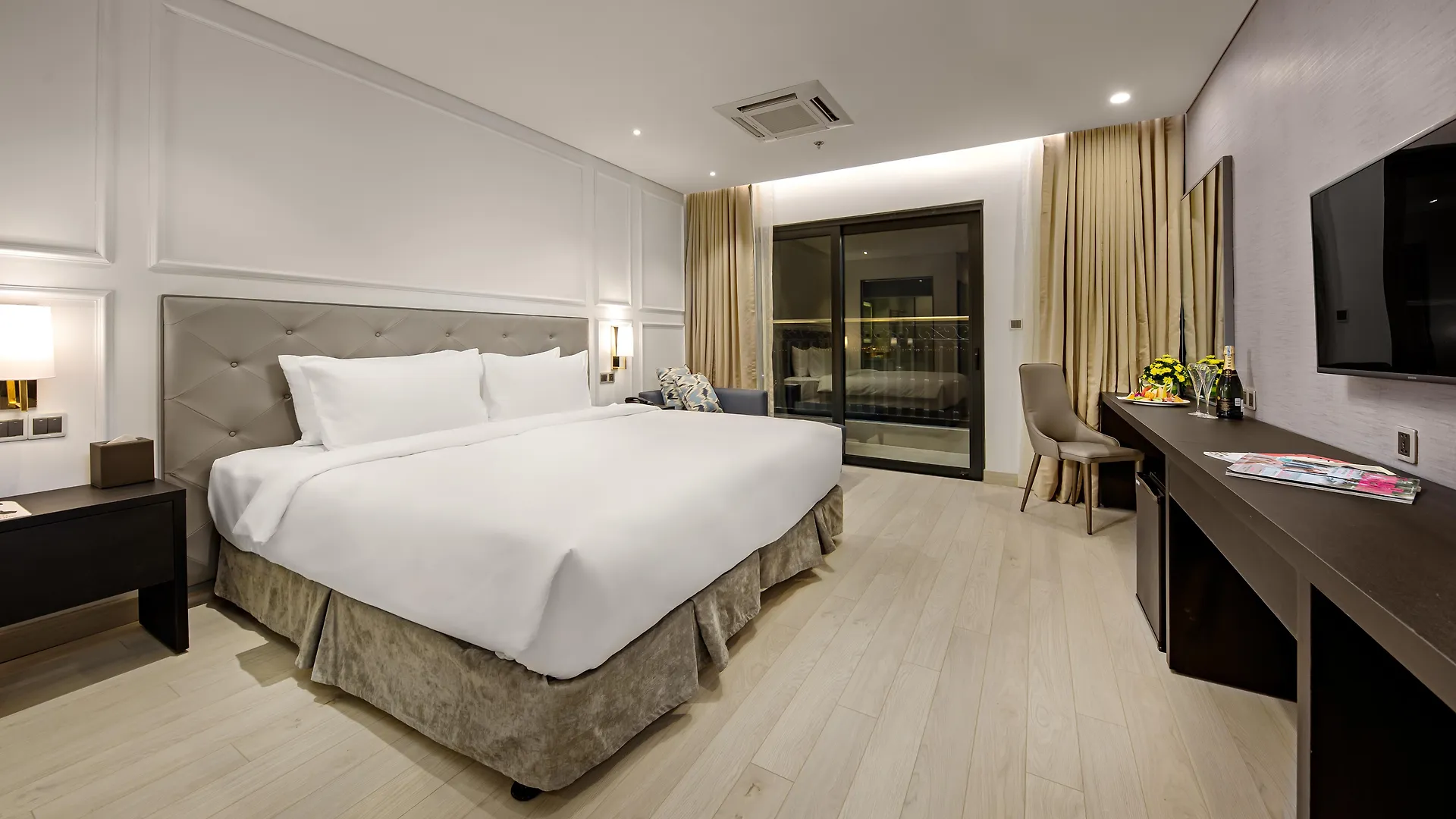 Wyndham Danang Golden Bay Hotel Da Nang