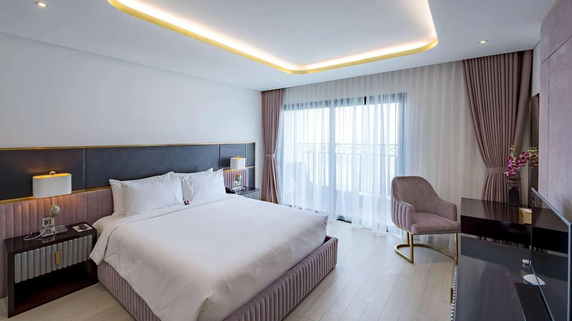 *****  Wyndham Danang Golden Bay Hotel Vietnam