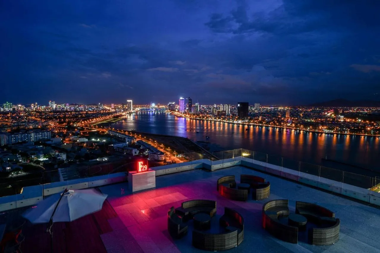 Wyndham Danang Golden Bay Hotel 5*, Da Nang Vietnam