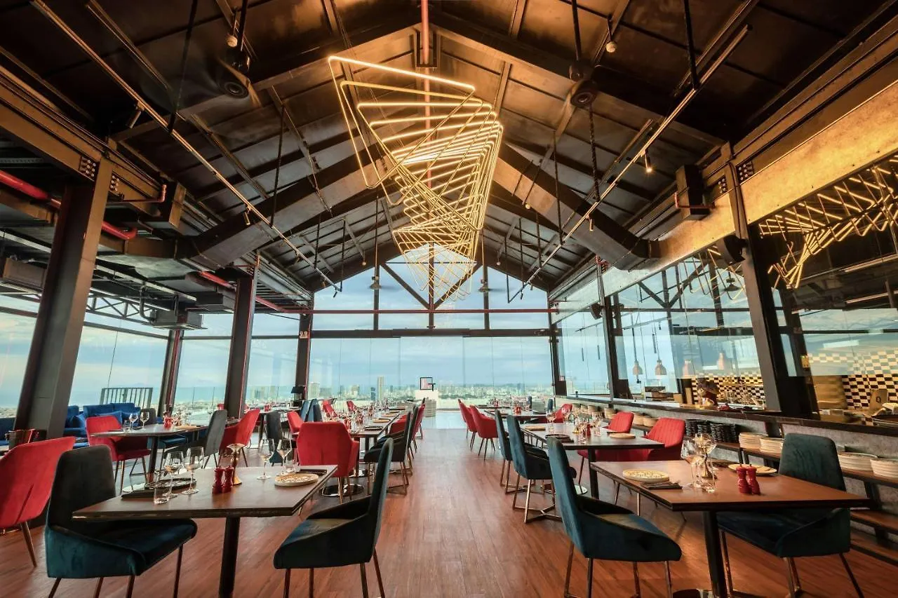 Wyndham Danang Golden Bay Hotel